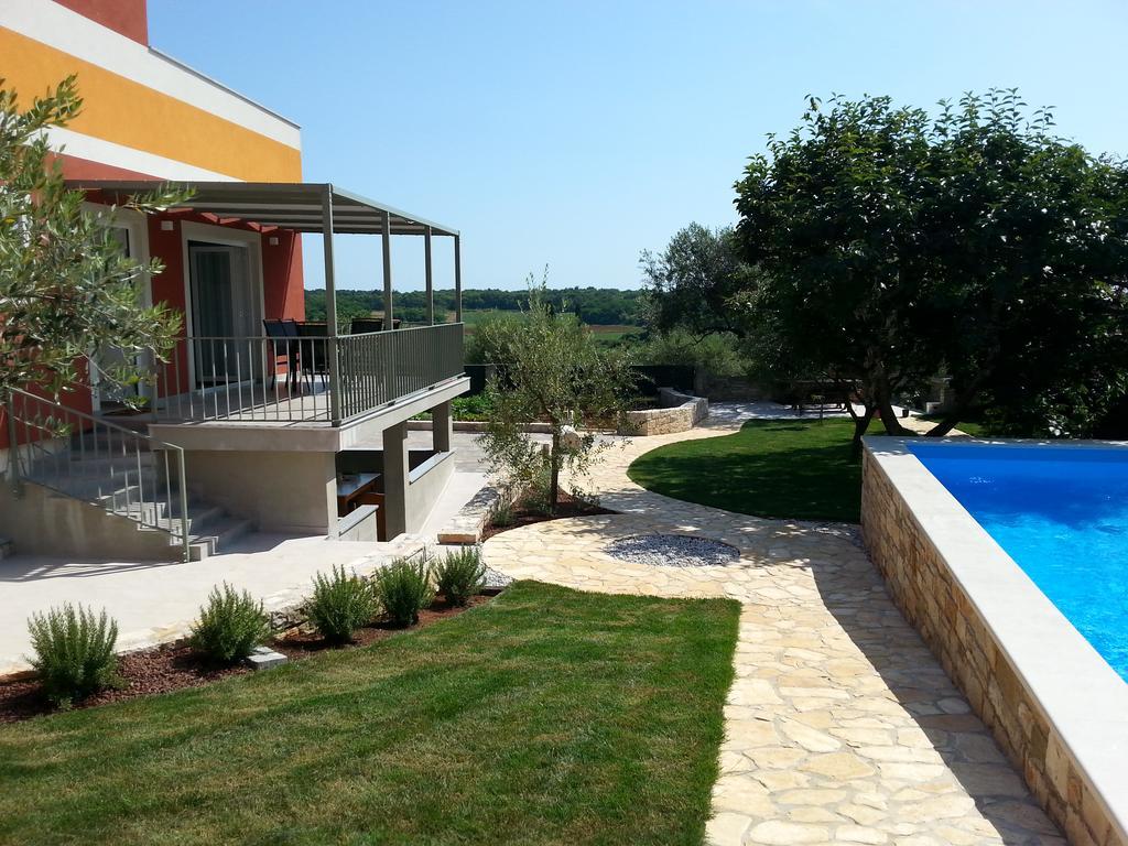 Summer Delight Apartments Савудрия Экстерьер фото