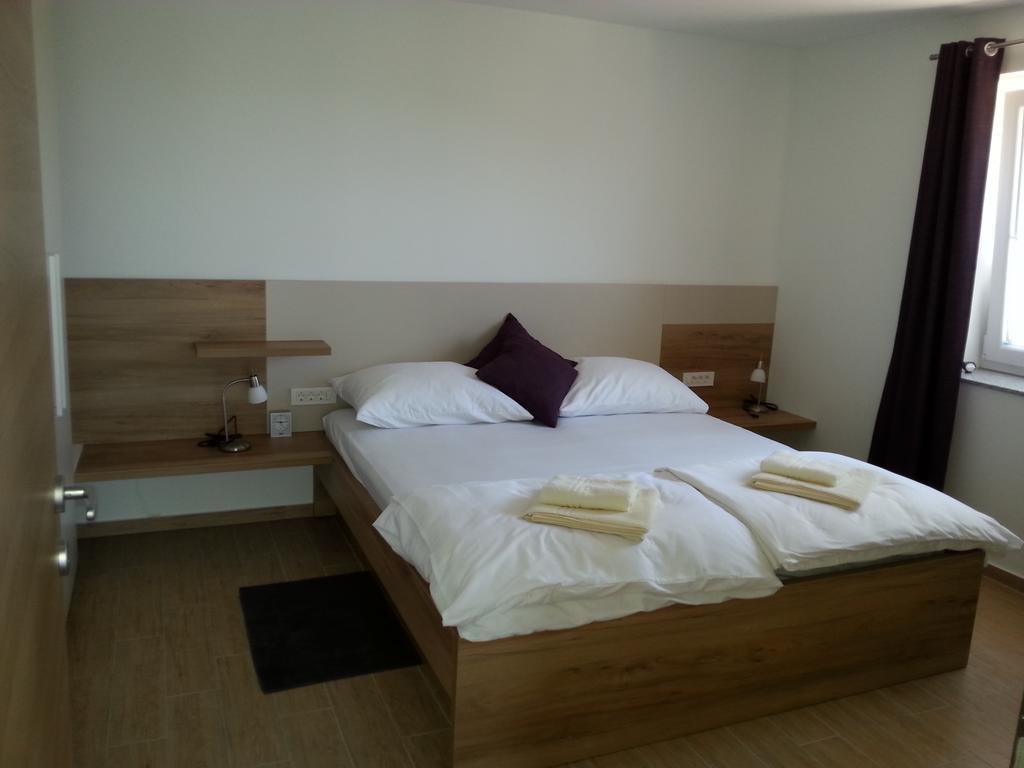 Summer Delight Apartments Савудрия Экстерьер фото